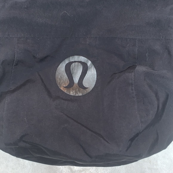 Lululemon Winter Warrior Bomber in Black Size 8 - Picture 5 of 6